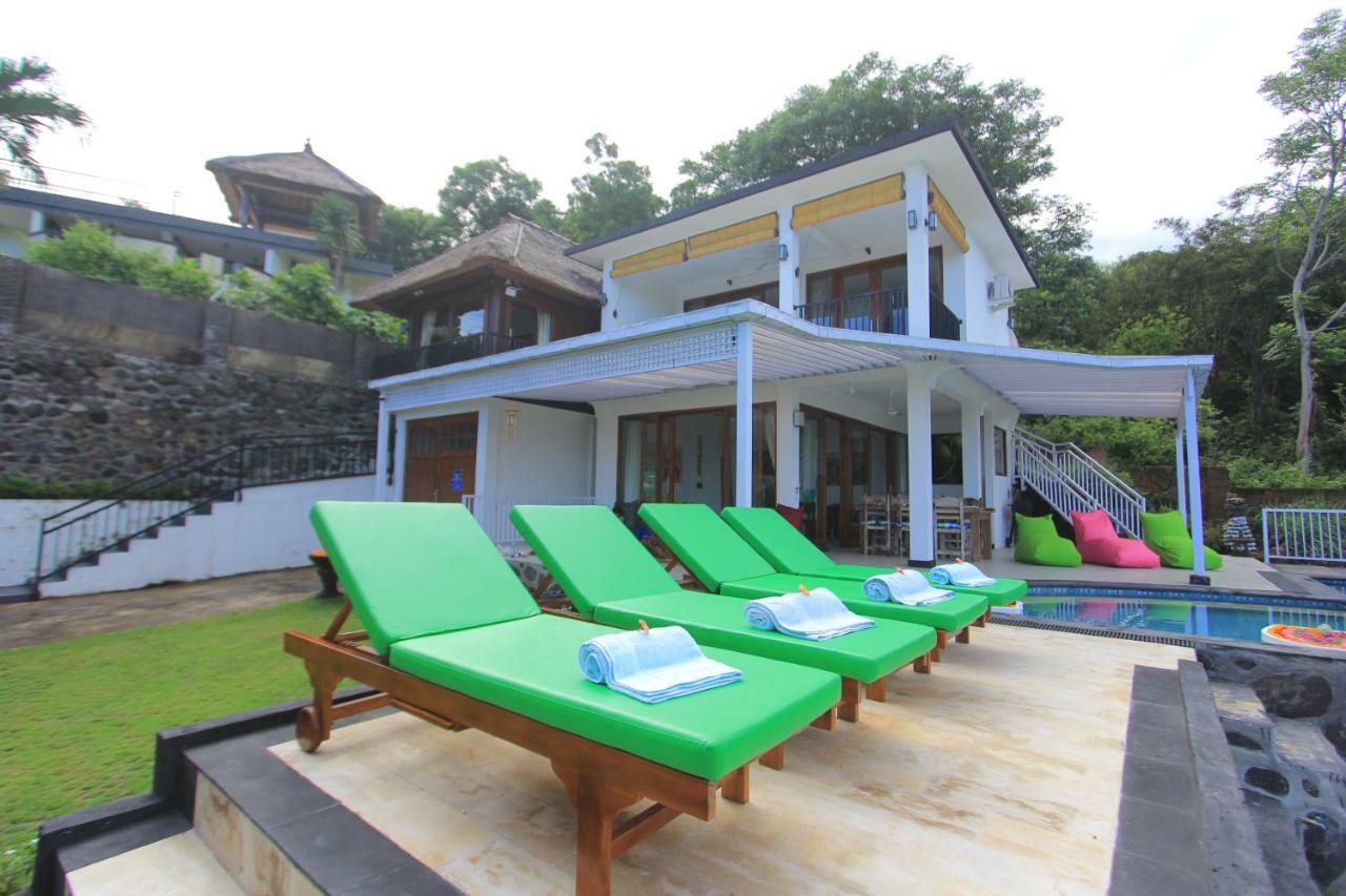 Villa Rinisha Rumah Senja Temukus Lovina Exterior photo