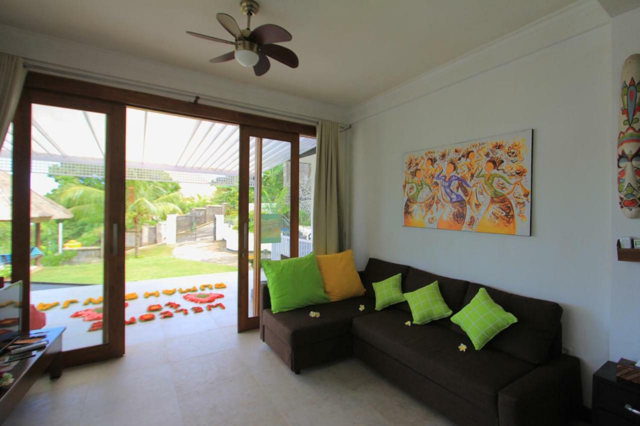 Villa Rinisha Rumah Senja Temukus Lovina Exterior photo