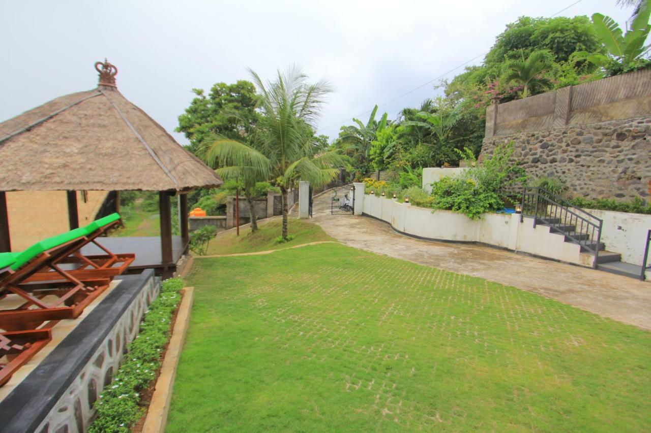 Villa Rinisha Rumah Senja Temukus Lovina Exterior photo